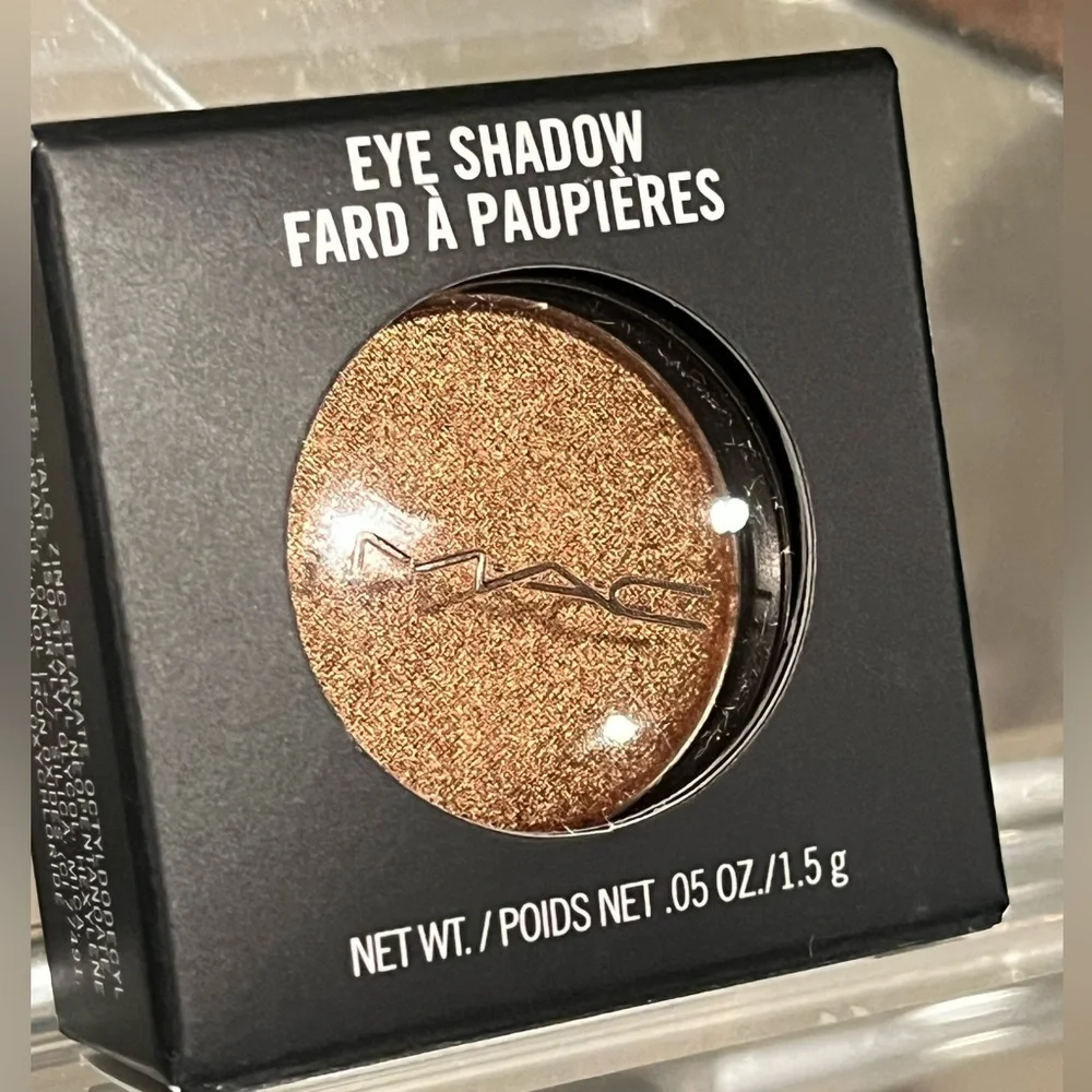 MAC eyeshadow in color Amber Lights Frost, NEW!